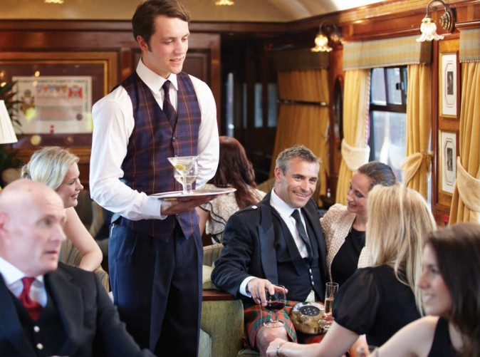 014_Bar - Royal Scotsman - Belmond - Lernidee Reisen - Schoene Aussichten Touristik